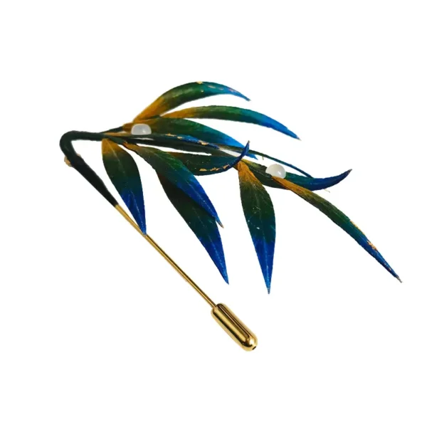 Full-length silk leaf brooch with pearls and golden pin